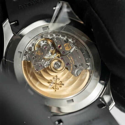 Patek Philippe Aquanaut "dual Time" Supreme